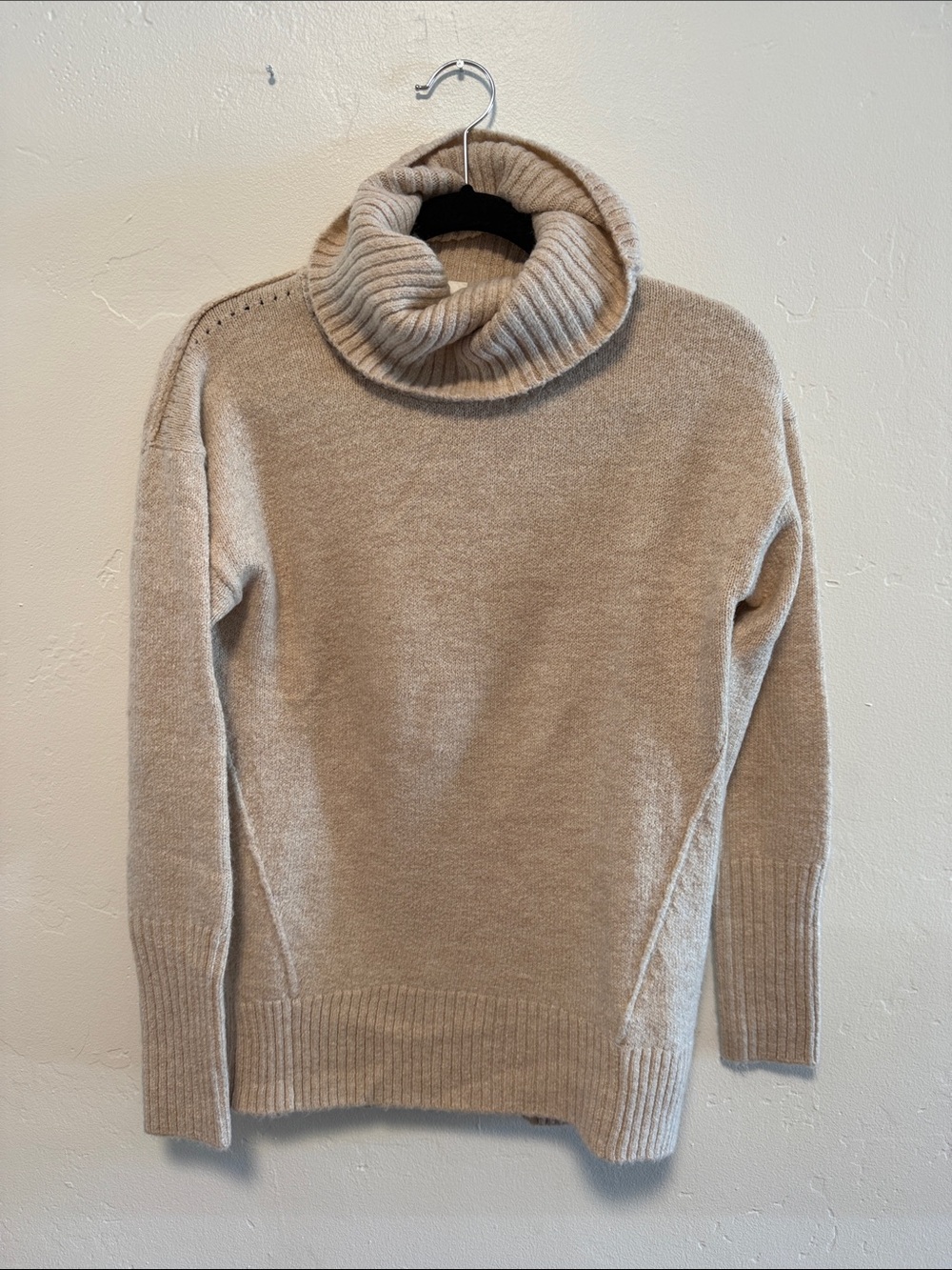 GAP Beige Women's Turtleneck Sweater